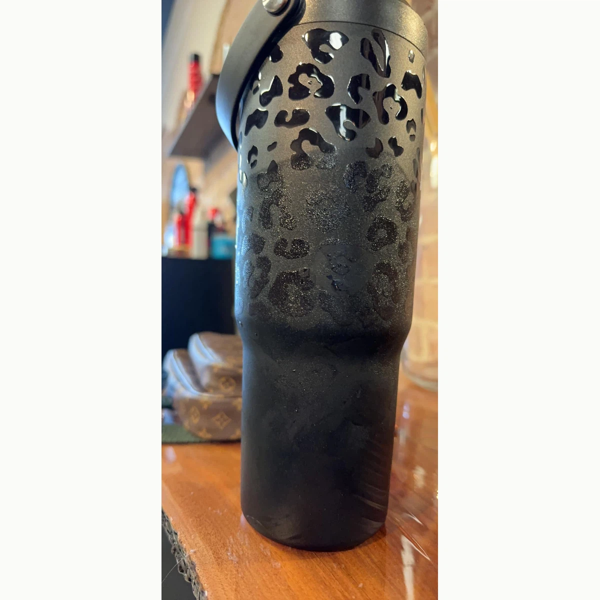 Keeps ice cold all day